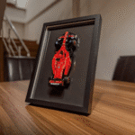 Rama Display  – Suport 3D pentru LEGO F1 Speed Champions, Alb/Negru - imagine 5
